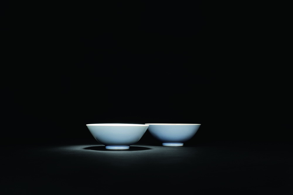 清雍正 天藍(lán)釉碗一對.jpg
