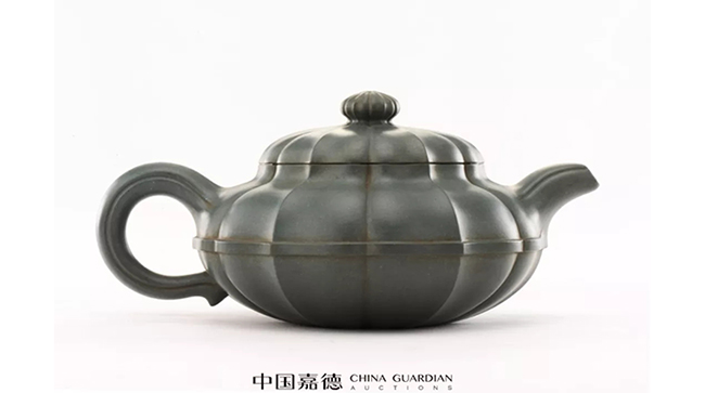中國(guó)嘉德2019春拍精品導(dǎo)覽 | 拍賣市場(chǎng)上首見的顧景舟制綠泥合菱壺