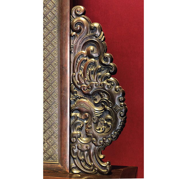 中國(guó)嘉德2019春拍精品導(dǎo)覽 | 從國(guó)內(nèi)第一次明清古家具展說(shuō)起——記中國(guó)嘉德春拍之紫檀有束腰三屏風(fēng)式扶手椅成對(duì)