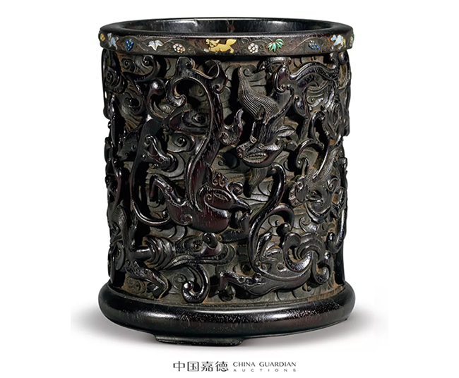 中國(guó)嘉德2019秋拍 |  明代紫檀木雕虬龍夔鳳紋筆筒|《清雋明朗-明清古典家具精品》專場(chǎng)